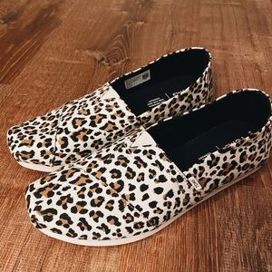 Birch Leopard Print Women’s Classics ft. Ortholite